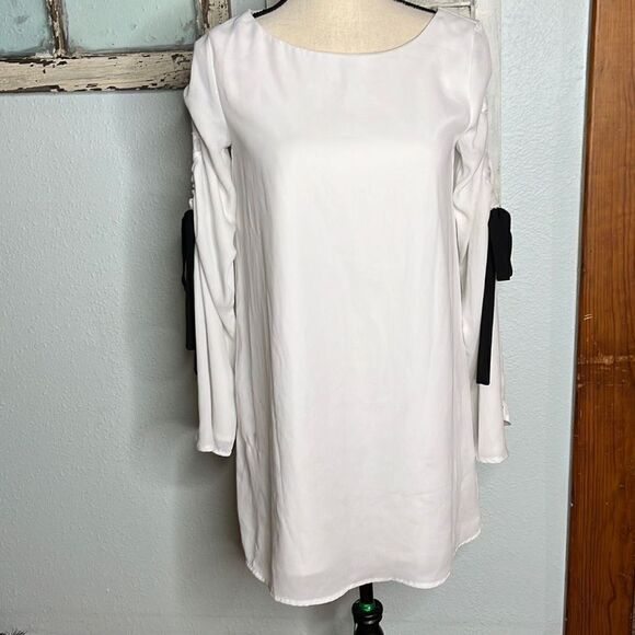 Lulus White Mini Adjustable Long Sleeve Women's Shift Dress Size Extra Small - Picture 1 of 11
